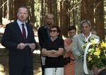 Ministr školství Petr Fiala uctil památku obětí romského holocaustu v Hodoníně u Kunštátu